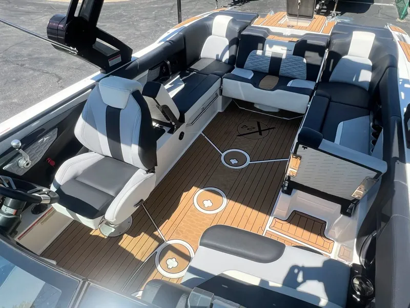 Slide: The Image of MasterCraft X24 2023 - 42