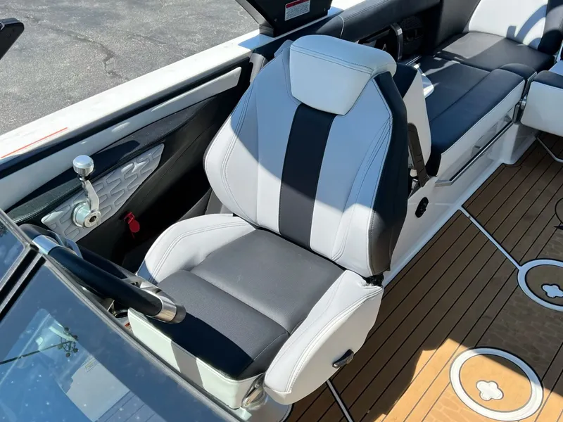 Slide: The Image of MasterCraft X24 2023 - 43