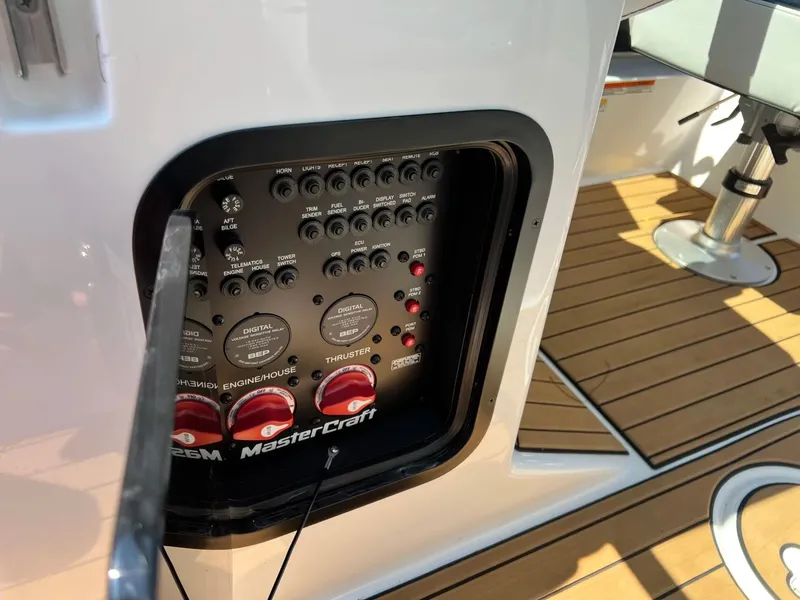 Slide: The Image of MasterCraft X24 2023 - 45