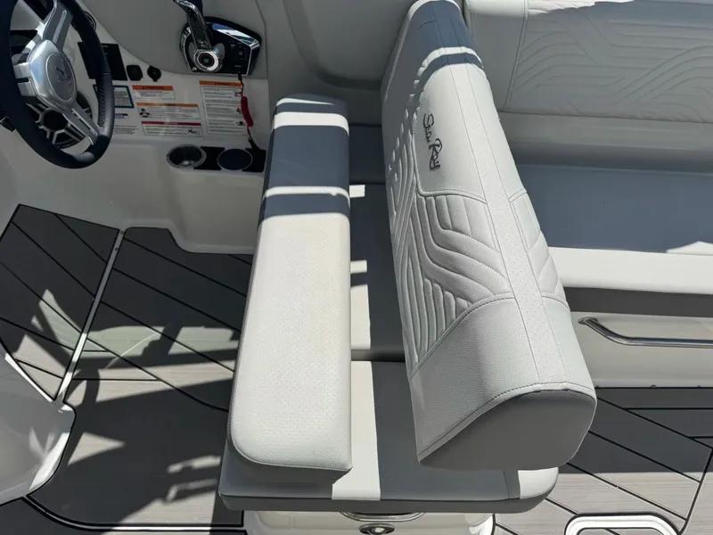 Slide: The Image of Sea Ray SDX270 SURF 2026 - 10