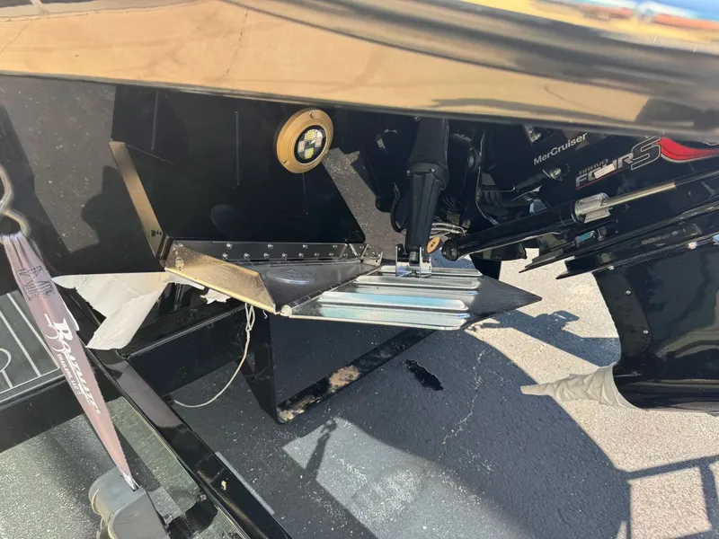 Slide: The Image of Sea Ray SDX270 SURF 2026 - 35