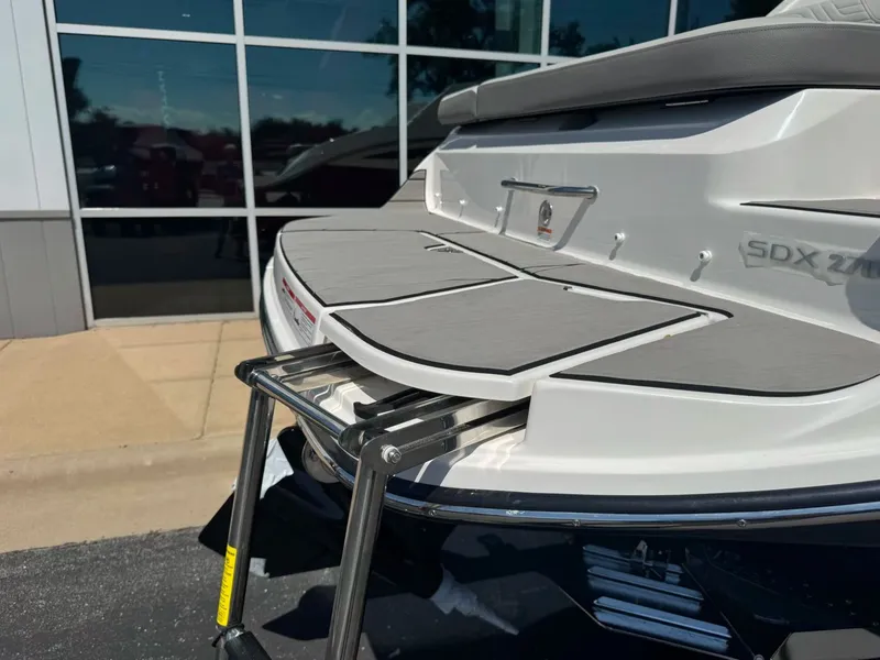 Slide: The Image of Sea Ray SDX270 SURF 2026 - 36