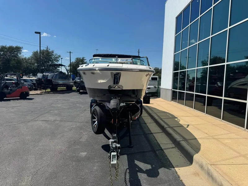 Slide: The Image of Sea Ray SDX270 SURF 2026 - 43