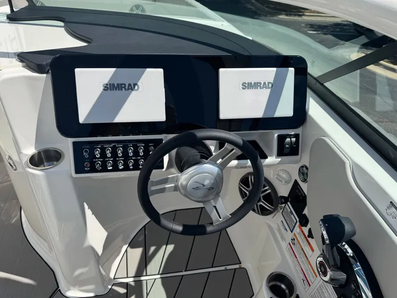 Slide: The Image of Sea Ray SDX270 SURF 2026 - 5