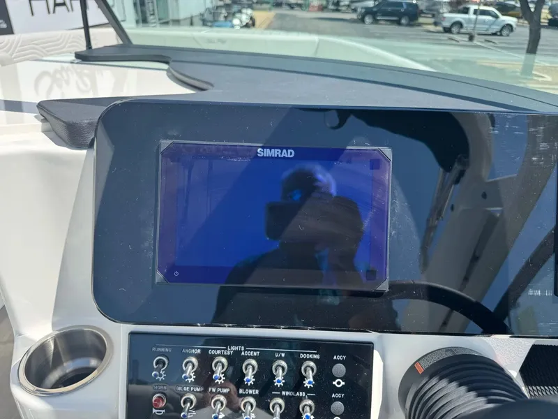 Slide: The Image of Sea Ray SDX270 SURF 2026 - 6