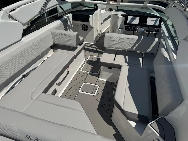 Slide: The Image of Sea Ray SDX270 SURF 2026 - 8