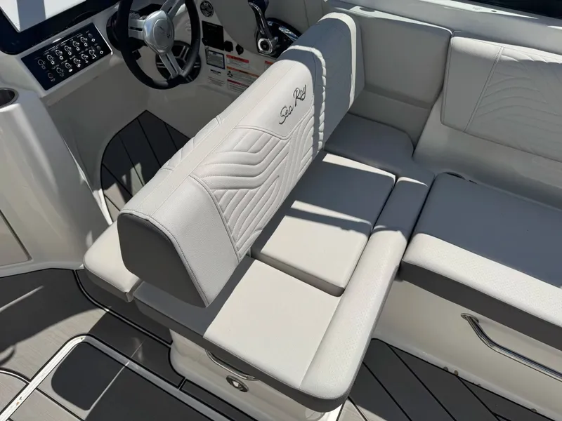 Slide: The Image of Sea Ray SDX270 SURF 2026 - 9