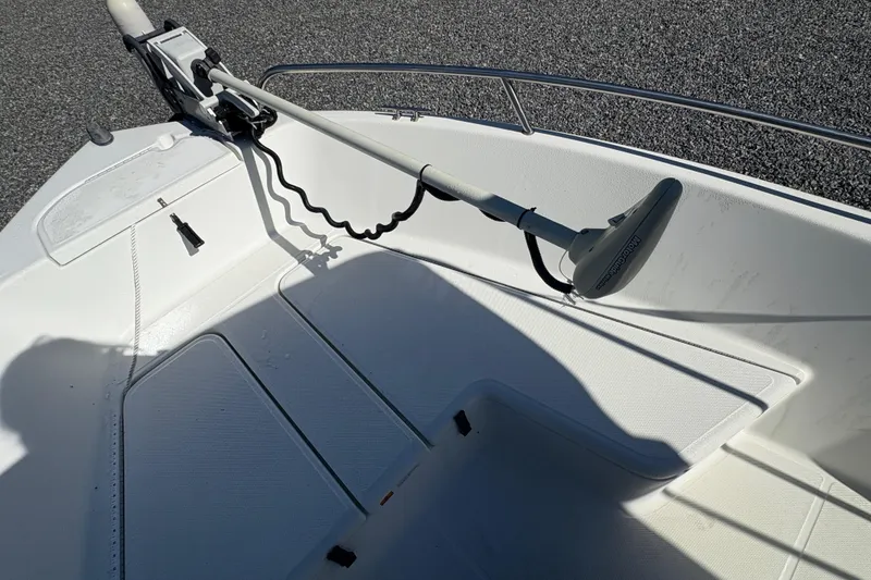 Slide: The Image of 2000 Hydra-Sports 180 Seahorse CC boat deck with trolling motor. - 16