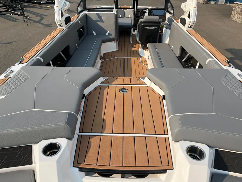 Slide: The Image of Nautique GS24 2026 - 10