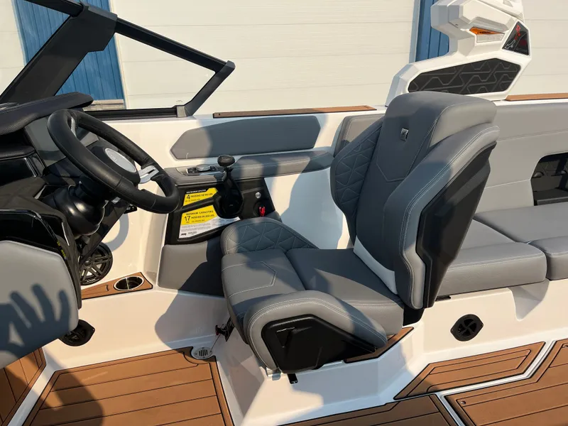 Slide: The Image of Nautique GS24 2026 - 14