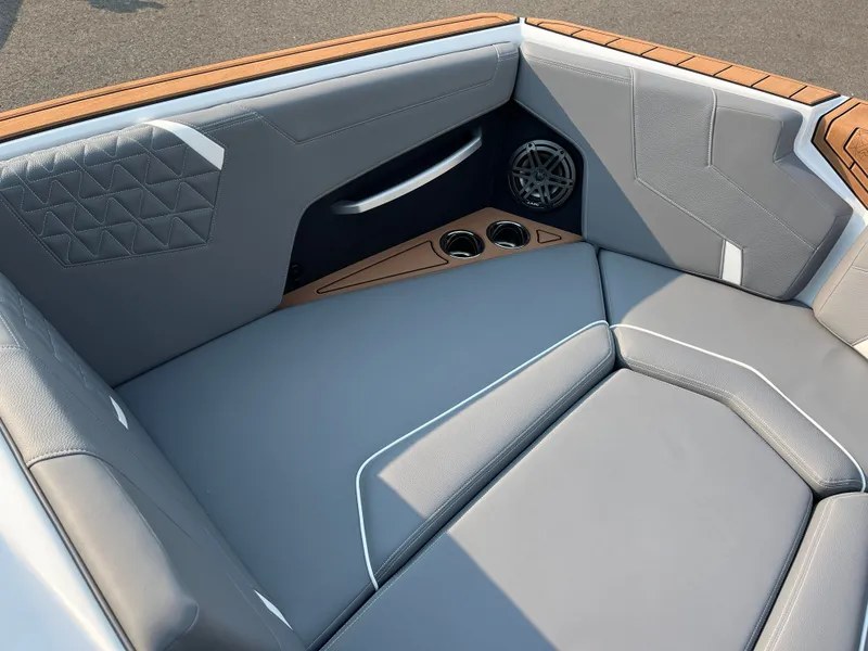 Slide: The Image of Nautique GS24 2026 - 19