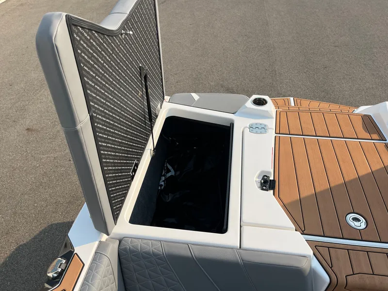 Slide: The Image of Nautique GS24 2026 - 22