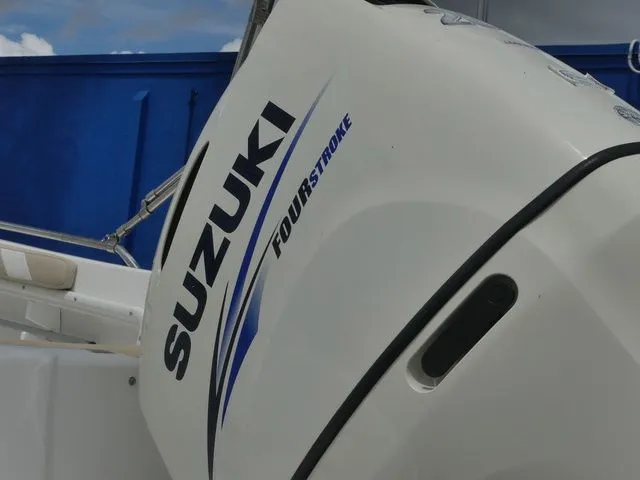 Slide: The Image of Hurricane SS 231 OB Center Console 2016 - 11