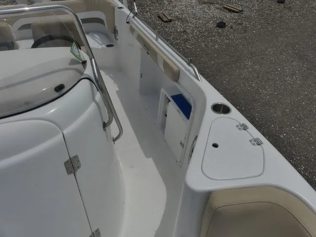 Slide: The Image of Hurricane SS 231 OB Center Console 2016 - 17