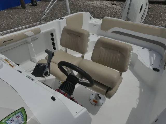 Slide: The Image of Hurricane SS 231 OB Center Console 2016 - 18