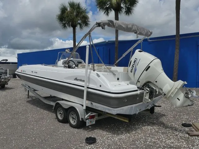 Slide: The Image of Hurricane SS 231 OB Center Console 2016 - 6