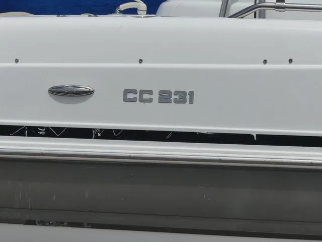 Slide: The Image of Hurricane SS 231 OB Center Console 2016 - 9