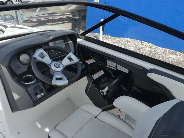 Slide: The Image of Yamaha AR240 HO 2016 - 15