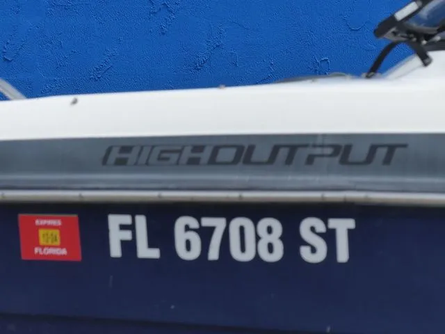 Slide: The Image of Yamaha AR240 HO 2016 - 9