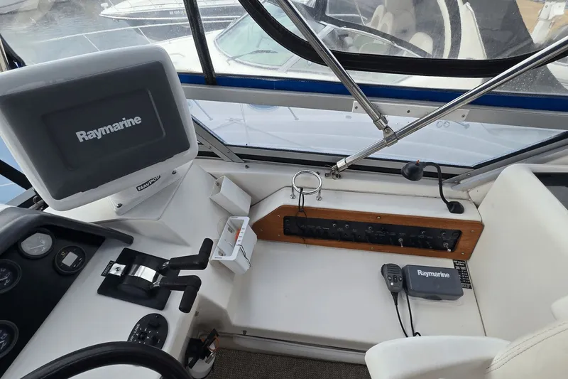 Slide: The Image of Sea Ray 350 Express Bridge 1992 - 16