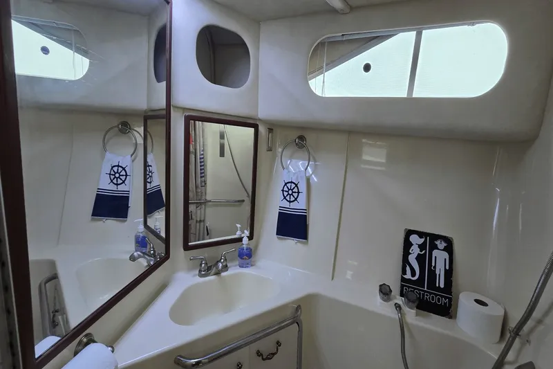 Slide: The Image of Sea Ray 350 Express Bridge 1992 - 33