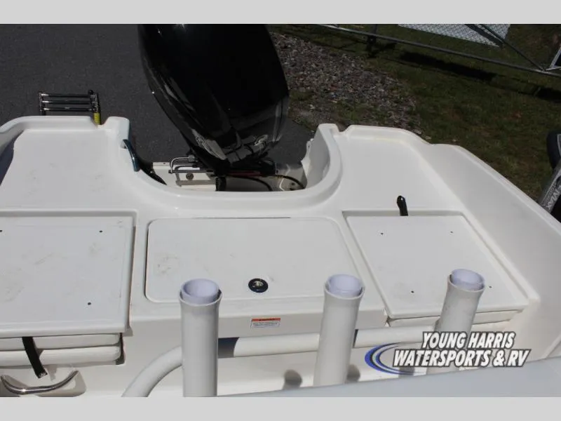 Slide: The Image of Bayliner 18EL 2026 - 7