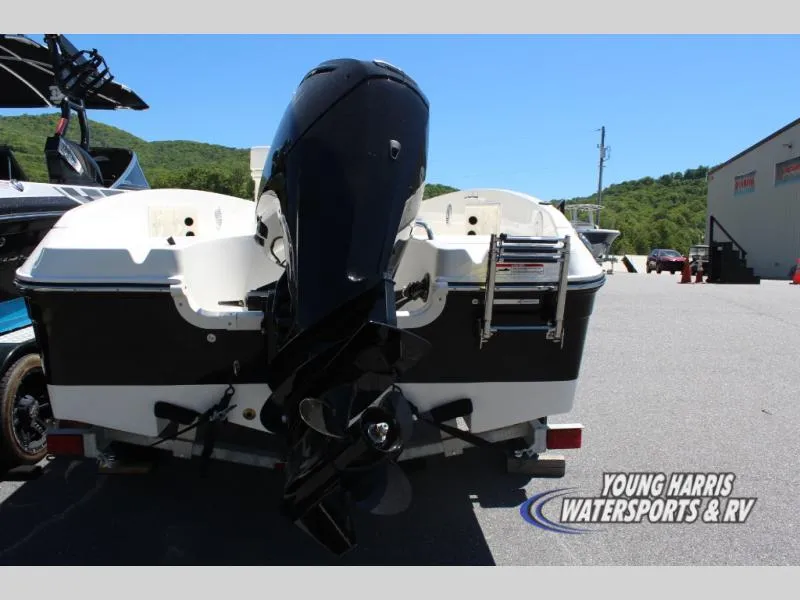 Slide: The Image of Bayliner 18EL 2026 - 4