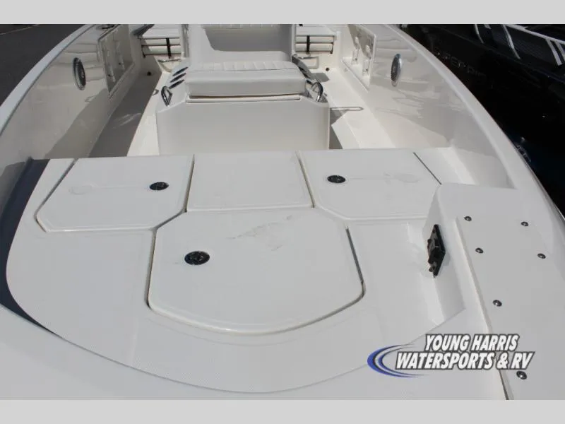 Slide: The Image of Bayliner 18EL 2026 - 5