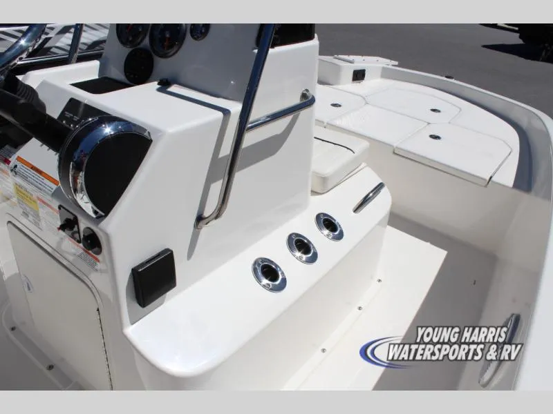 Slide: The Image of Bayliner 18EL 2026 - 14