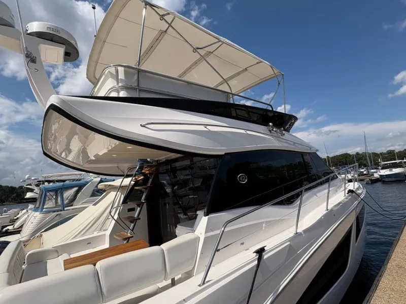 Slide: The Image of Regal 42 Fly 2019 - 19