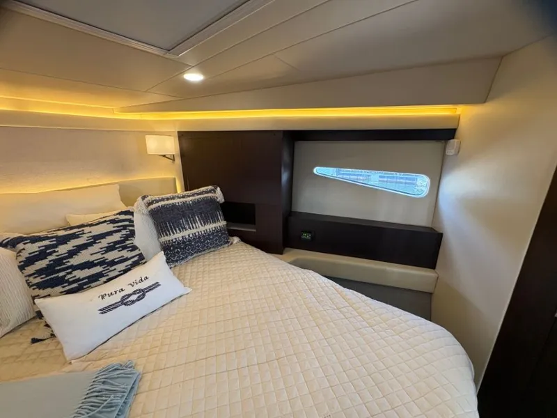 Slide: The Image of Regal 42 Fly 2019 - 34