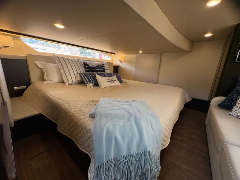 Slide: The Image of Regal 42 Fly 2019 - 38