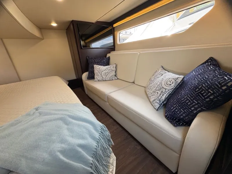 Slide: The Image of Regal 42 Fly 2019 - 39