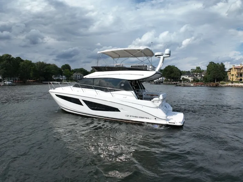 Slide: The Image of Regal 42 Fly 2019 - 4