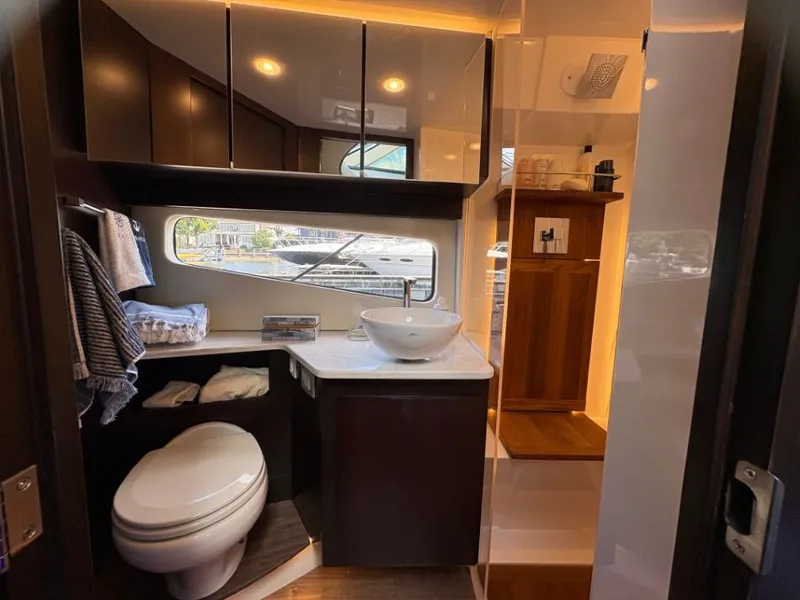 Slide: The Image of Regal 42 Fly 2019 - 43