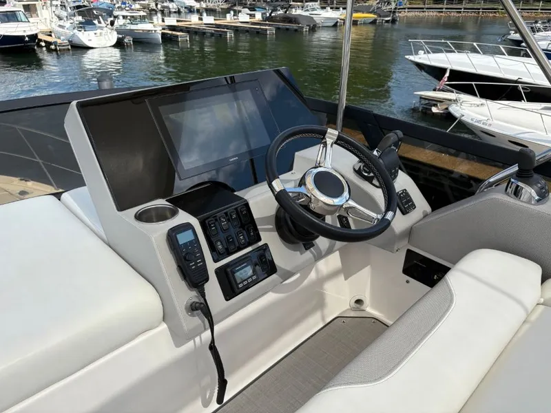 Slide: The Image of Regal 42 Fly 2019 - 45