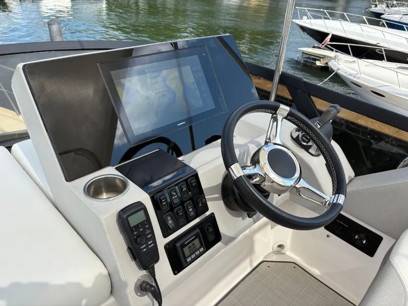 Slide: The Image of Regal 42 Fly 2019 - 46