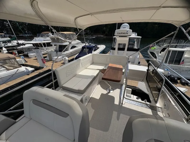 Slide: The Image of Regal 42 Fly 2019 - 47