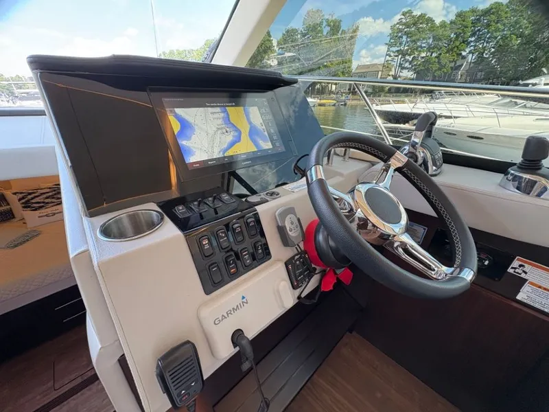 Slide: The Image of Regal 42 Fly 2019 - 55