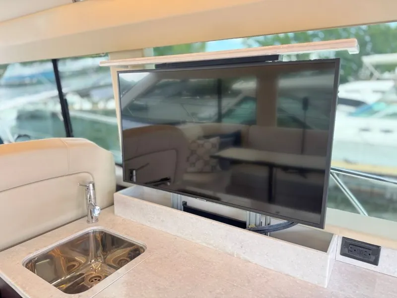 Slide: The Image of Regal 42 Fly 2019 - 63