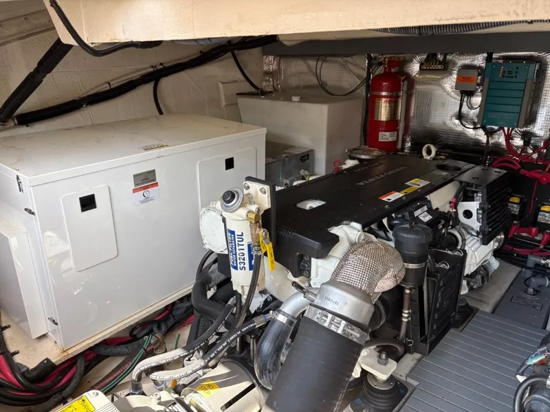 Slide: The Image of Regal 42 Fly 2019 - 66