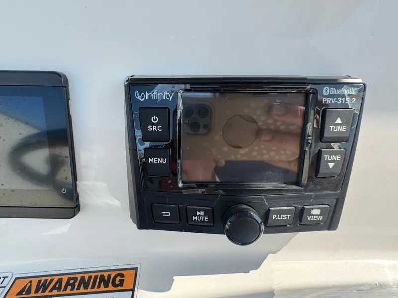 Slide: The Image of NauticStar 2602 Legacy 2022 - 13