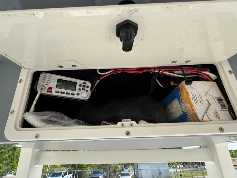 Slide: The Image of NauticStar 2602 Legacy 2022 - 14