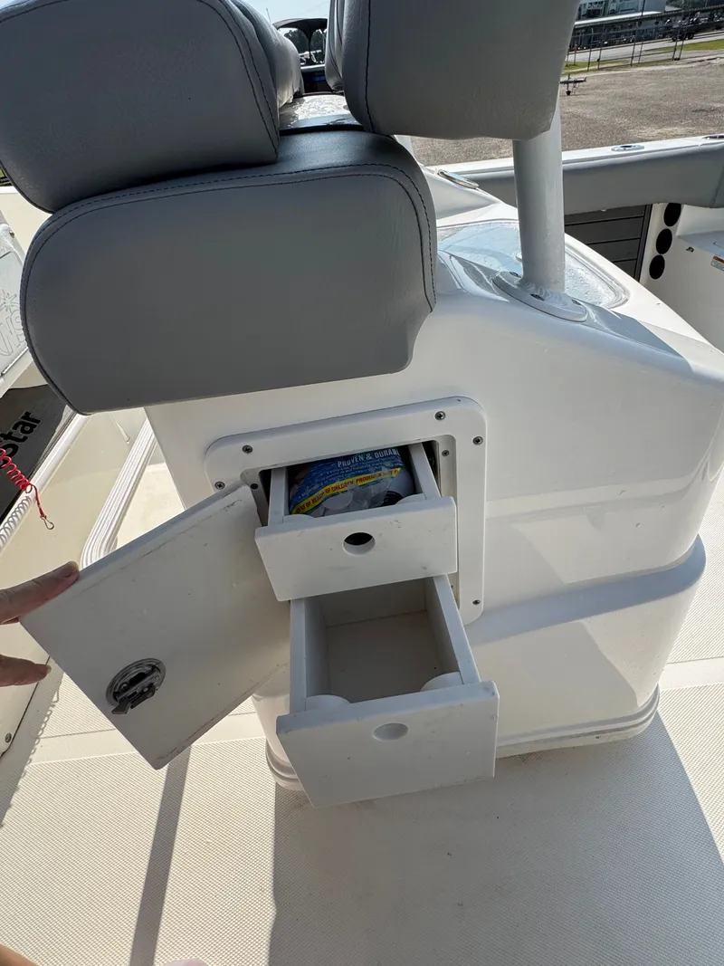 Slide: The Image of NauticStar 2602 Legacy 2022 - 20