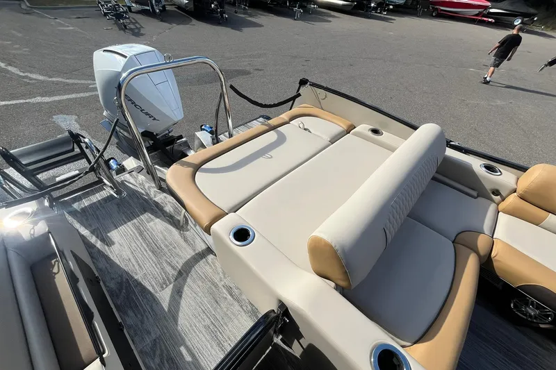 Slide: The Image of 2026 Avalon Catalina Versatile Rear Bench boat with luxurious seating and modern design. - 15