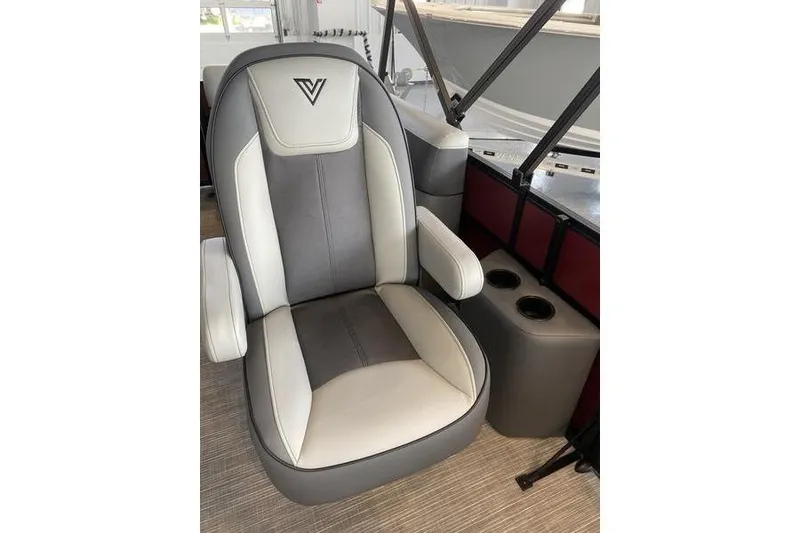 Slide: The Image of 2025 Viaggio Lago V-U boat seat, gray and white design, with armrests and cup holders. - 13