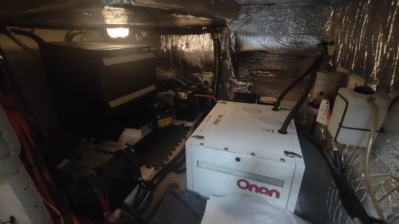 Slide: The Image of Cruisers 4450 Express Motoryacht 2001 - 51