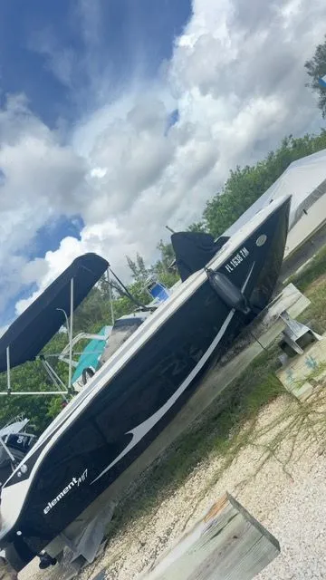 The Image of Bayliner Element M17 2023 - 0