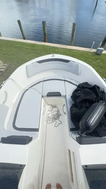 Slide: The Image of Bayliner Element M17 2023 - 15