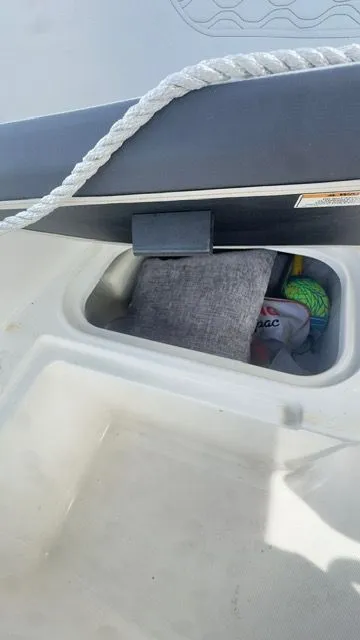 Slide: The Image of Bayliner Element M17 2023 - 16